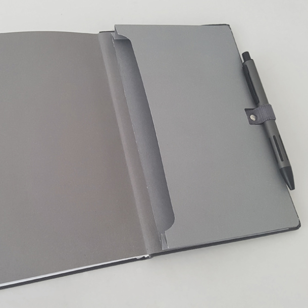 TEXTURE COLORE MAXI B5 notebook with elastic band, pen loop and coloured paper edges