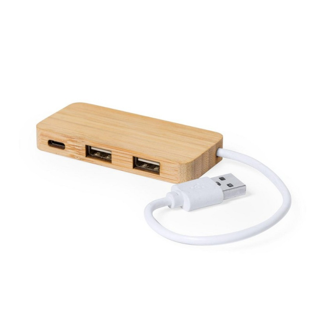  USB hub 2.0 s USB tip C od bambusa