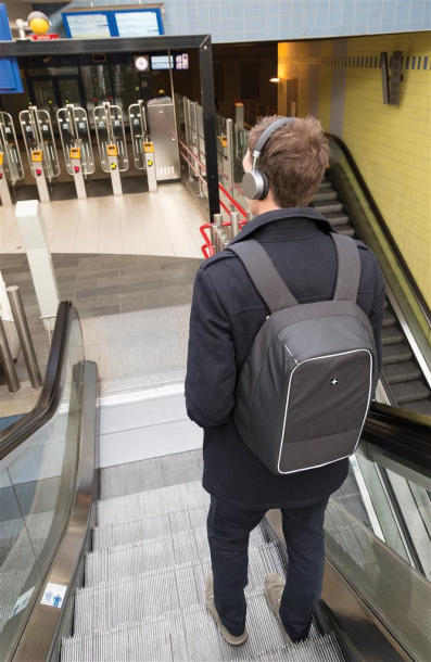  Swiss Peak AWARE™ anti-theft 15.6"laptop backpack