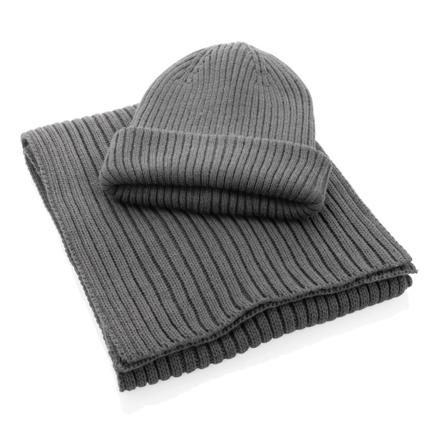 White knitted outlet beanie hat