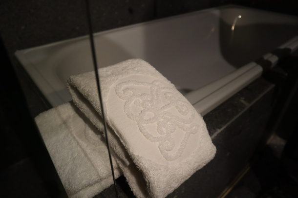  Relief woven towels