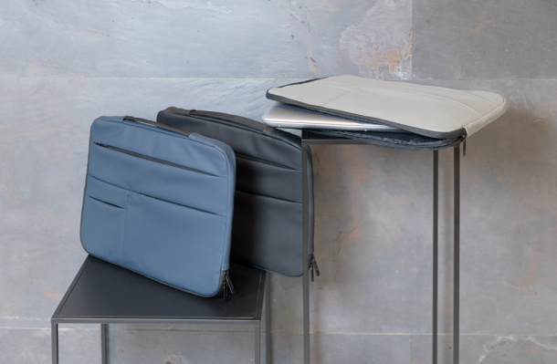  Smooth PU 15.6"laptop sleeve with handle